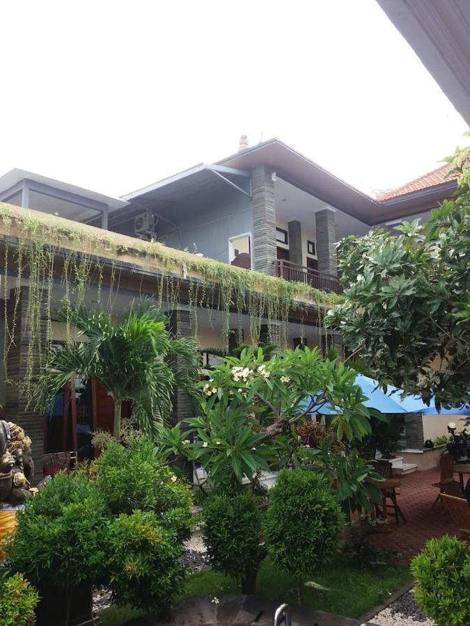 Oyo Flagship 91237 Ratu Guest House Kedunganan Luaran gambar